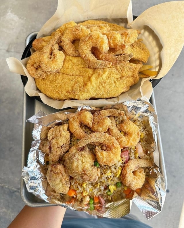 3 Fried Oysters + 1pc Fish Plate.