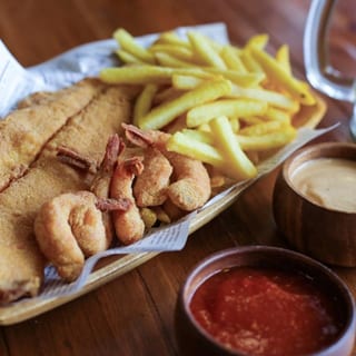 5 Fried Shrimp + 1pc Fish Plate